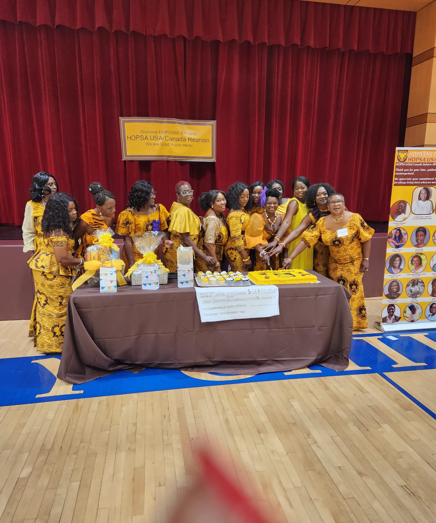 2023 reunion cake cutting